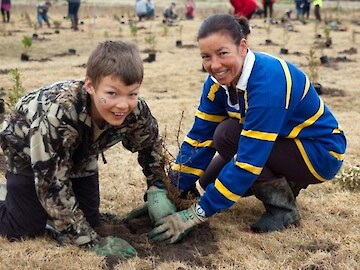Lets get planting! Living Legends Lets get planting! Living Legends