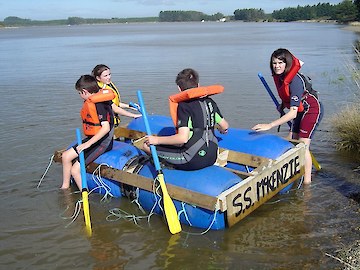 Winning raft - OLG Forest Festival 2006